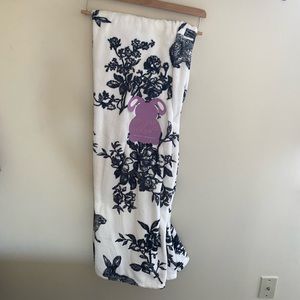 Black & White Blanket